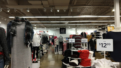 Clothing Store «Gap Outlet», reviews and photos, 1001 N Arney Rd, Woodburn, OR 97071, USA