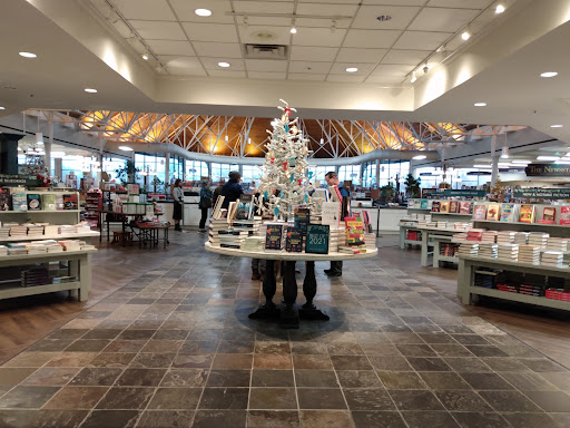 Shopping Mall «The Mall At Lexington Green», reviews and photos, 161 Lexington Green Cir, Lexington, KY 40503, USA