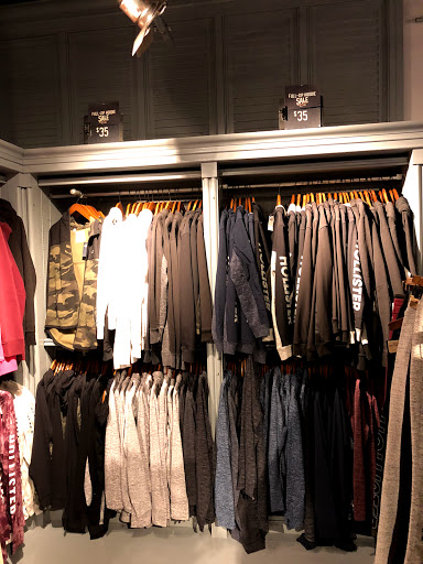 Clothing Store «Hollister Co.», reviews and photos, 19575 Biscayne Blvd #1335, Aventura, FL 33180, USA