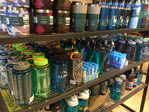 Clothing Store «L.L.Bean», reviews and photos, 701 Lynnhaven Pkwy, Virginia Beach, VA 23452, USA