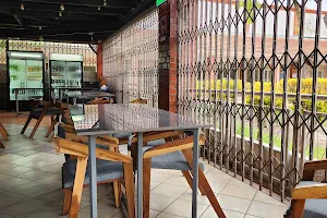 Makai Bar and Restaurant image