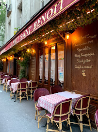 Atmosphère du Restaurant français Le Petit Saint-Benoit à Paris - n°8