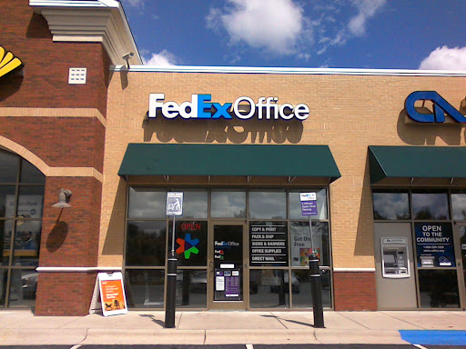 Print Shop «FedEx Office Print & Ship Center», reviews and photos, 5870 Samet Dr #111, High Point, NC 27265, USA