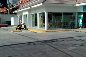 Little Caesars Guadalupe Victoria image