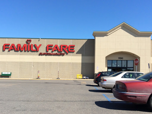 Family Fare Supermarket, 2605 8th St S, Moorhead, MN 56560, USA, 