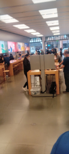 Computer Store «Apple Pasadena», reviews and photos, 54 W Colorado Blvd, Pasadena, CA 91105, USA