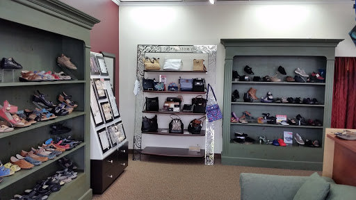 Shoe Store «Turnpike Comfort Footwear», reviews and photos, 184-20 Union Tpke, Fresh Meadows, NY 11366, USA