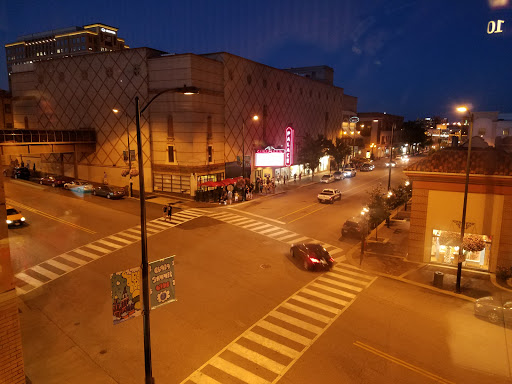 Movie Theater «Cinemark Palace At The Plaza», reviews and photos, 526 Nichols Rd, Kansas City, MO 64112, USA