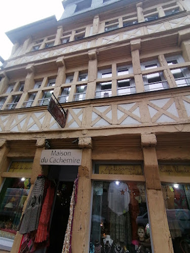 Magasin tentures,vêtements, accessoires d'artisanat Indien - Maison du cachemire à Rennes