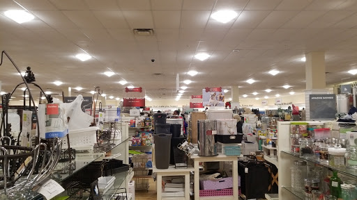 Department Store «T.J. Maxx & HomeGoods», reviews and photos, 105 Middlesex Ave, Somerville, MA 02145, USA