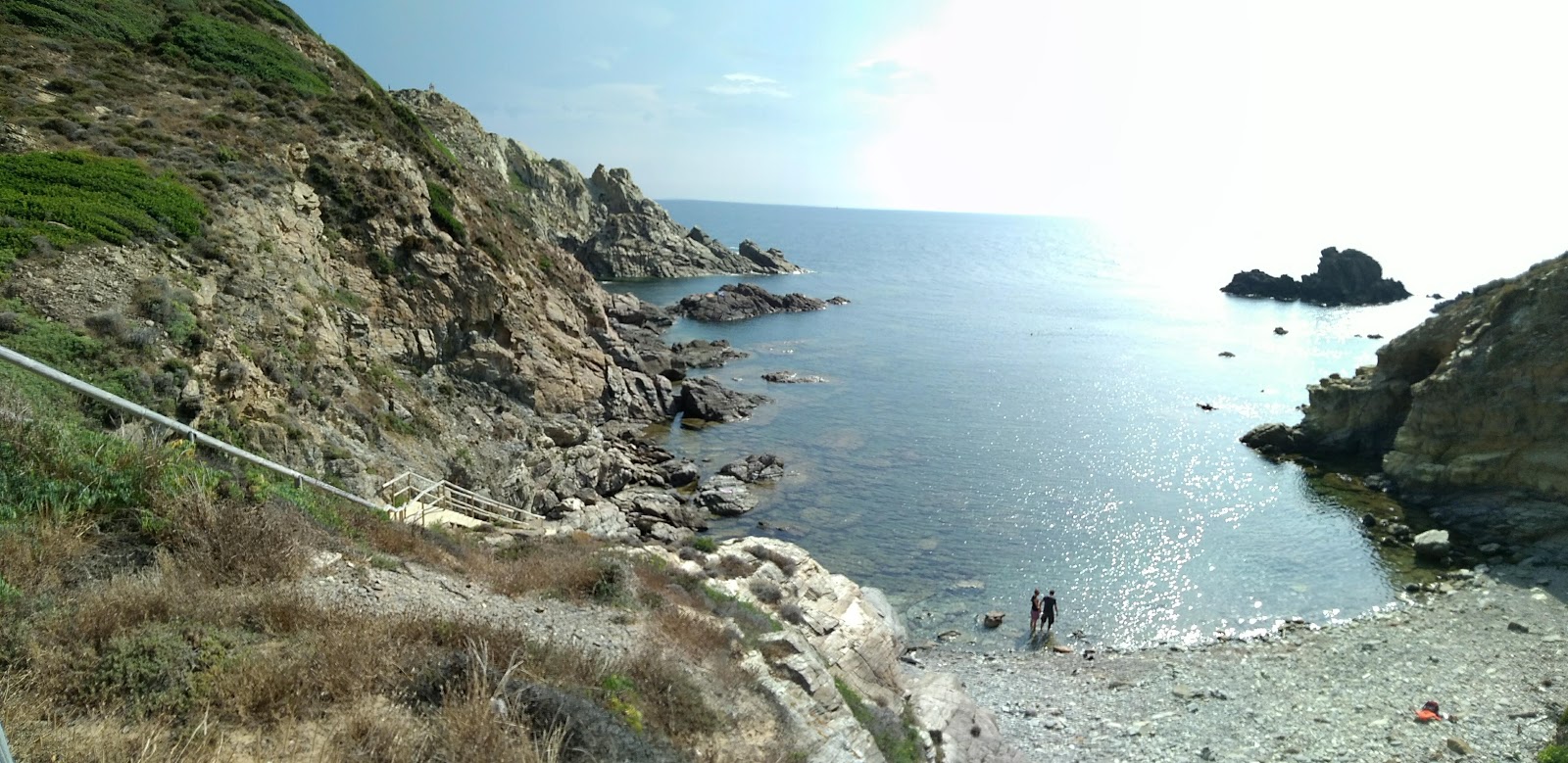 Cala Portu的照片 背靠悬崖