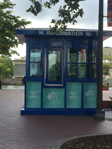 Moving and Storage Service «Two Men and a Truck», reviews and photos, 5850 Orange Dr, Davie, FL 33314, USA