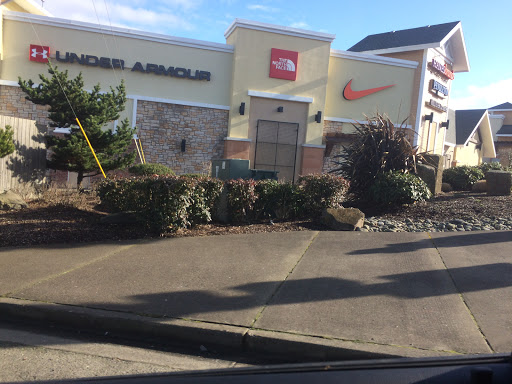 Shopping Mall «Lincoln City Outlets», reviews and photos, 1500 SE East Devils Lake Rd, Lincoln City, OR 97367, USA