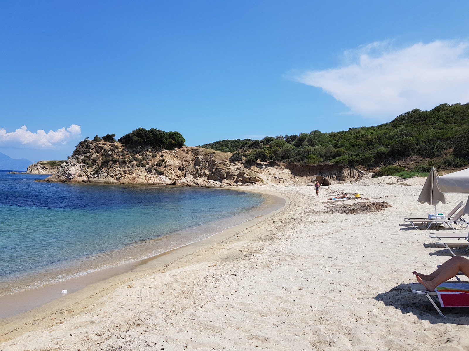 Platania beach'in fotoğrafı - rahatlamayı sevenler arasında popüler bir yer