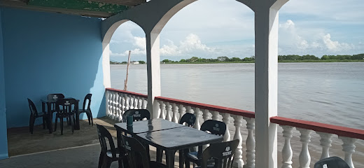 Marisquería Las Palmas - Calle rivera sin número Frente a la terminal ADO, 95460 Tlacotalpan, Ver., Mexico