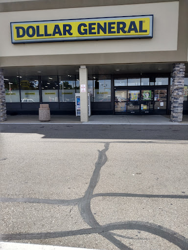 Shopping Mall «Redford Oaks Shopping Center», reviews and photos, 25463 Grand River Ave, Redford Charter Twp, MI 48240, USA