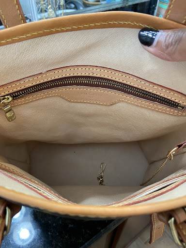 Shoe Store «Briar Vista Shoe Shop», reviews and photos, 2181 Briarcliff Rd NE, Atlanta, GA 30329, USA