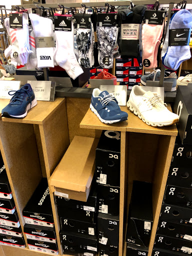 Shoe Store «DSW Designer Shoe Warehouse», reviews and photos, 136 Vintage Way, Novato, CA 94945, USA