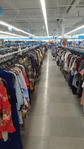 Clothing Store «Ross Dress for Less», reviews and photos, 7511 Lemont Rd, Darien, IL 60561, USA