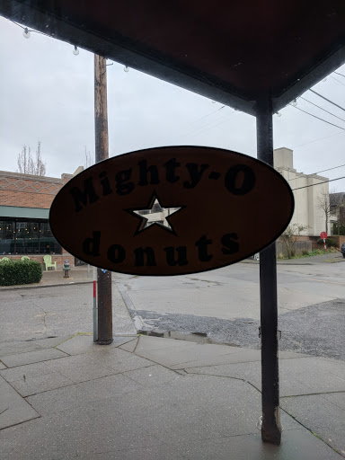 Donut Shop «Mighty-O Donuts Greenlake», reviews and photos, 2110 N 55th St, Seattle, WA 98103, USA