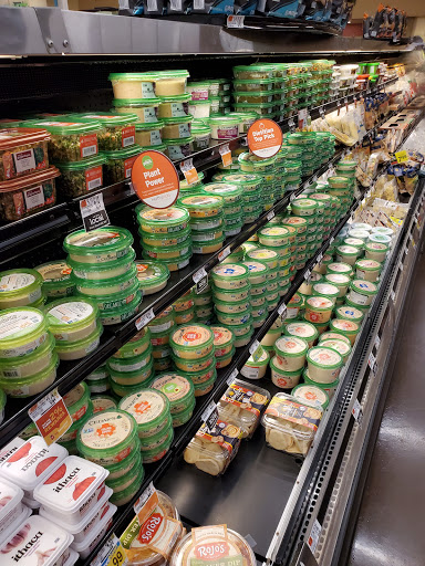 Grocery Store «Hannaford Supermarket», reviews and photos, 255 Warner Blvd, Taunton, MA 02780, USA