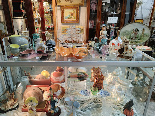 Antique Store «Days Of Olde Antiques & Collectibles At Galloway», reviews and photos, 110 S New York Rd, Galloway, NJ 08205, USA