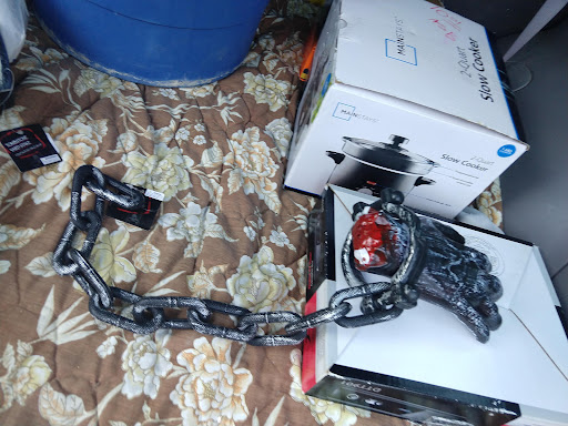 Thrift Store «Goodwill Industries of Greater Cleveland & East Central Ohio», reviews and photos, 12650A Rockside Rd, Cleveland, OH 44125, USA