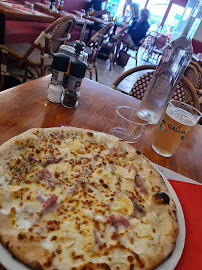 Plats et boissons du Pizzeria Restaurant la Pizza à Évian-les-Bains - n°2