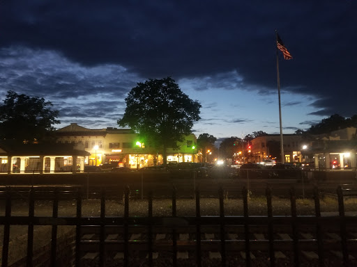 Ice Cream Shop «Häagen-Dazs® Ice Cream Shop», reviews and photos, 22 E Ridgewood Ave, Ridgewood, NJ 07450, USA