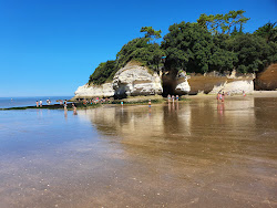 Photo de Vergnes Beach avec un rivage spacieux