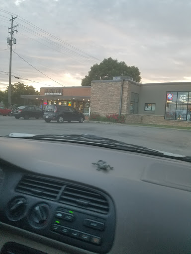 Liquor Store «Elevated Beer Wine & Spirits», reviews and photos, 4135 Hiawatha Ave, Minneapolis, MN 55406, USA