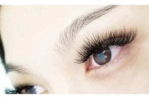 DOLLY EFFECT - Your Lash Beautifier image