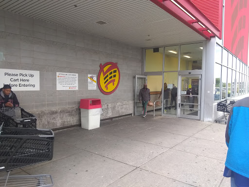 Supermarket «Shoppers Food & Pharmacy - Mondawmin», reviews and photos, 2000 Gwynns Falls Pkwy, Baltimore, MD 21216, USA