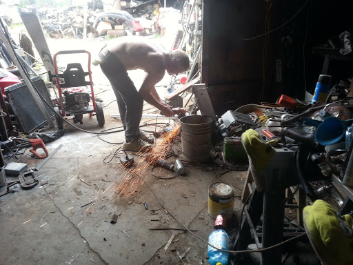 Truck Dealer «Bronco Dales Auto & Truck Salvage», reviews and photos, 19646 Saltsdale Rd, Umatilla, FL 32784, USA