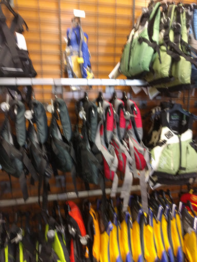 Camping Store «REI», reviews and photos, 1209 E Golf Rd, Schaumburg, IL 60173, USA