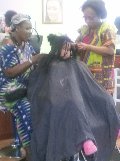 Hair Salon «African Hair Braiding Salon», reviews and photos, 3868 E Main St, Columbus, OH 43213, USA