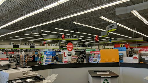 Office Supply Store «Staples», reviews and photos, 270 Upland Square Dr, Pottstown, PA 19464, USA