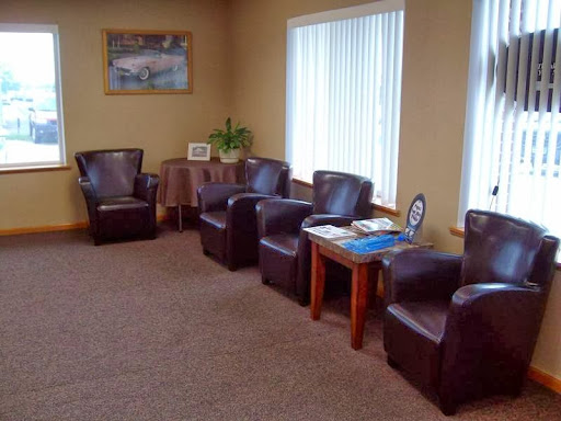 Used Car Dealer «Road Runner Auto Sales & Service», reviews and photos, 2100 16th Ave SW, Cedar Rapids, IA 52404, USA