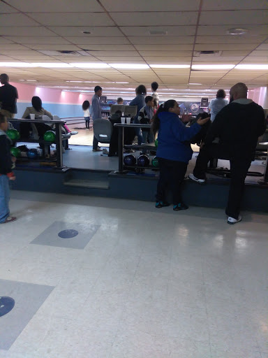 Bowling Alley «Bowl-Rite Lanes», reviews and photos, 714 Summit Ave, Union City, NJ 07087, USA