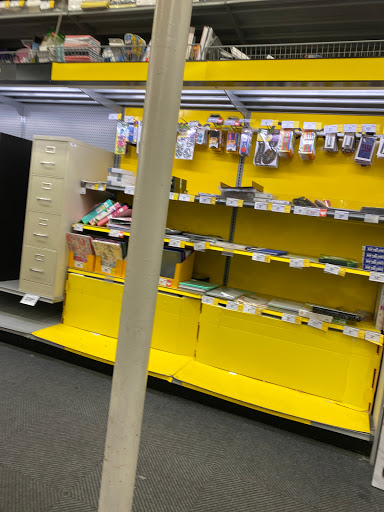 Office Supply Store «Staples», reviews and photos, 24-41 31st St, Astoria, NY 11102, USA