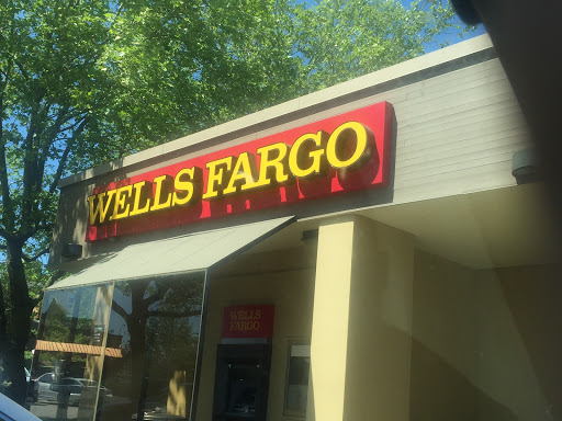 Wells Fargo Bank, 1424 S 320th St, Federal Way, WA 98003, Bank