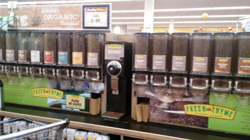 Grocery Store «Fresh Thyme Farmers Market- 82nd», reviews and photos, 4225 E 82nd St, Indianapolis, IN 46250, USA