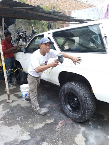 Opiniones de Multiservicios Santa Fe Quito en Quito - Servicio de lavado de coches