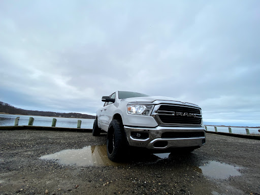 Tire Shop «Mavis Discount Tire», reviews and photos, 556 NY-25A, Mt Sinai, NY 11766, USA