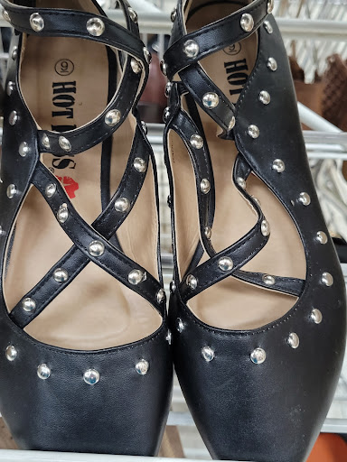 Thrift Store «The CHAP Thrift Store», reviews and photos, 2020 E Hwy 13, Burnsville, MN 55337, USA