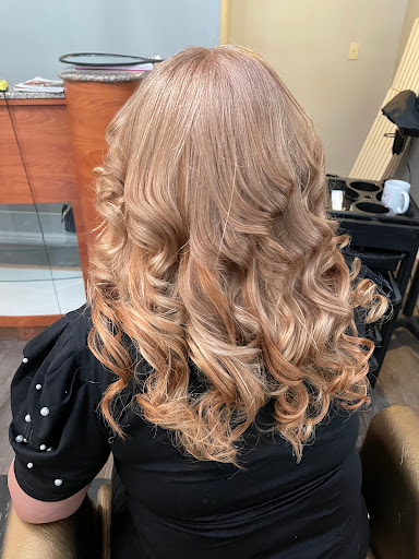 Beauty Salon «Zuni Hair Dominican Salon», reviews and photos, 358 N 4th St, Reading, PA 19601, USA