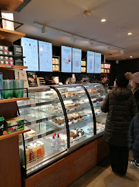 Atmosphère du Restaurant servant le petit-déjeuner Starbucks à Paris - n°15