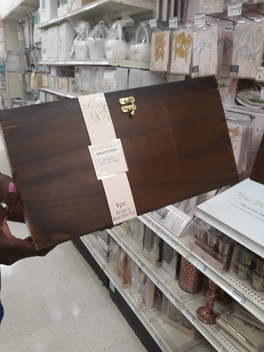 Shopping Mall «Mountain Green Shopping Center», reviews and photos, 357 S Mountain Ave, Upland, CA 91786, USA