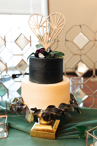 Wedding Bakery «Piece of Cake», reviews and photos, 210 Main St, Evansville, IN 47708, USA