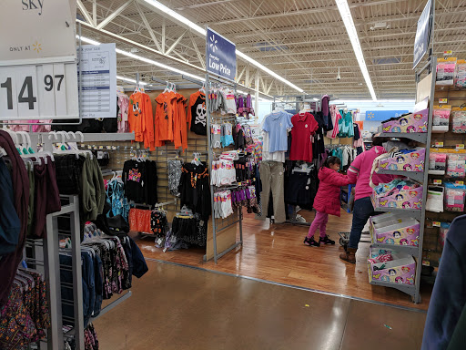 Department Store «Walmart Supercenter», reviews and photos, 3657 E Main St, Whitehall, OH 43213, USA